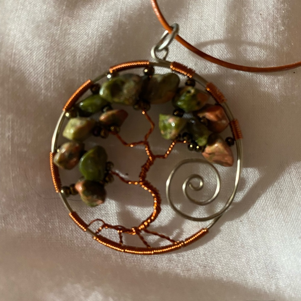 Handmade light weight necklace